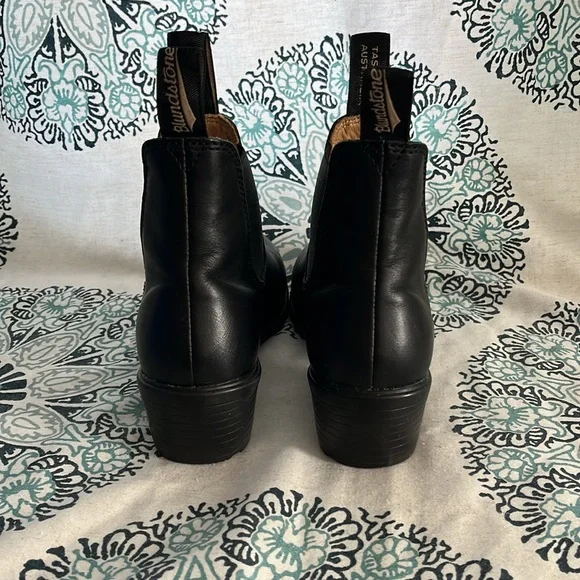 Blundstone Black Leather Heeled Boots size 6US, 36EU, 3UK - Picture 3 of 7